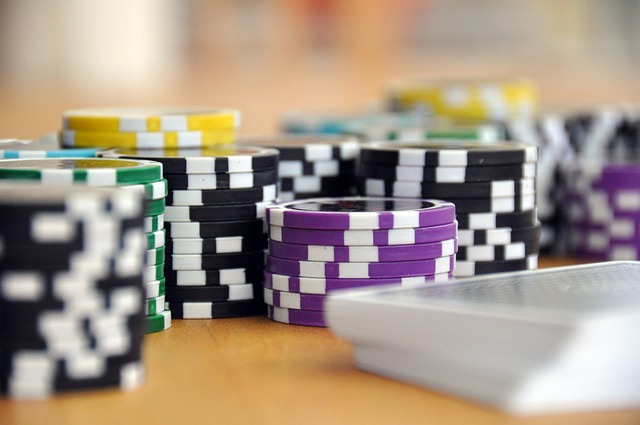 Abilità contro fortuna nel gioco d’azzardo: il successo professionale nel poker è basato sul talento o sulla fortuna?